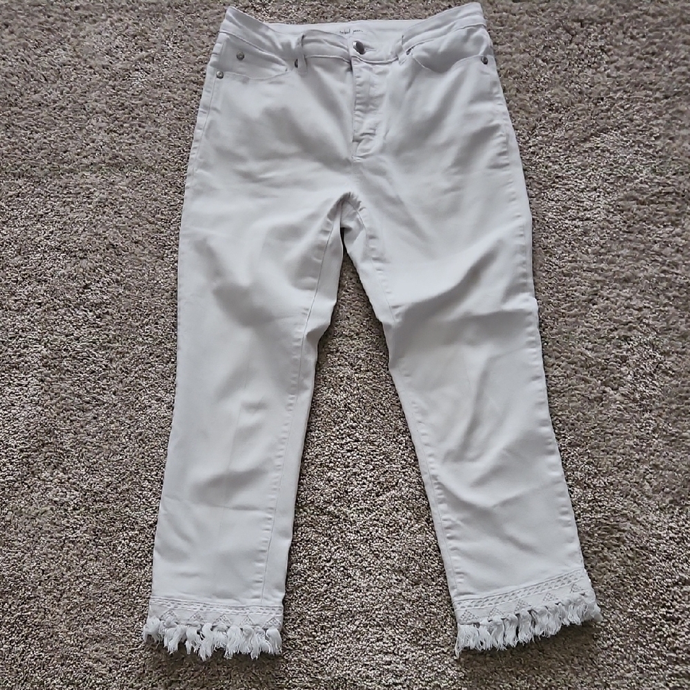 Tribal Women's White Cropped Jeans with Fringe Hem